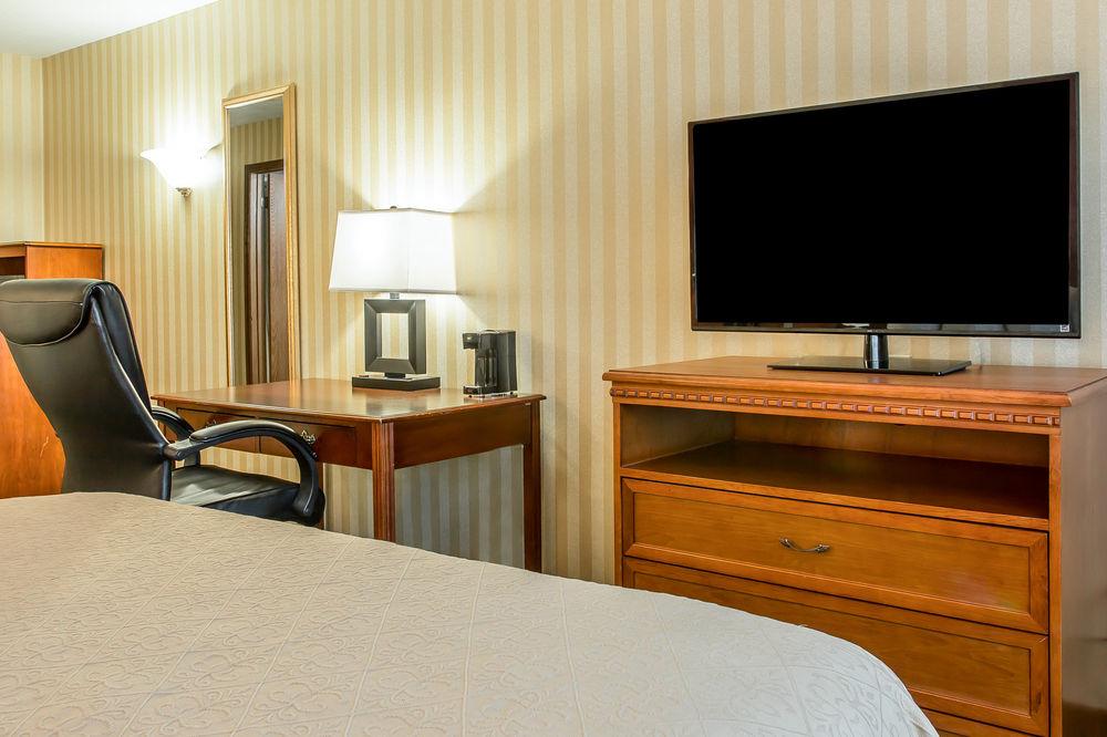 Quality Inn Gaylord Buitenkant foto