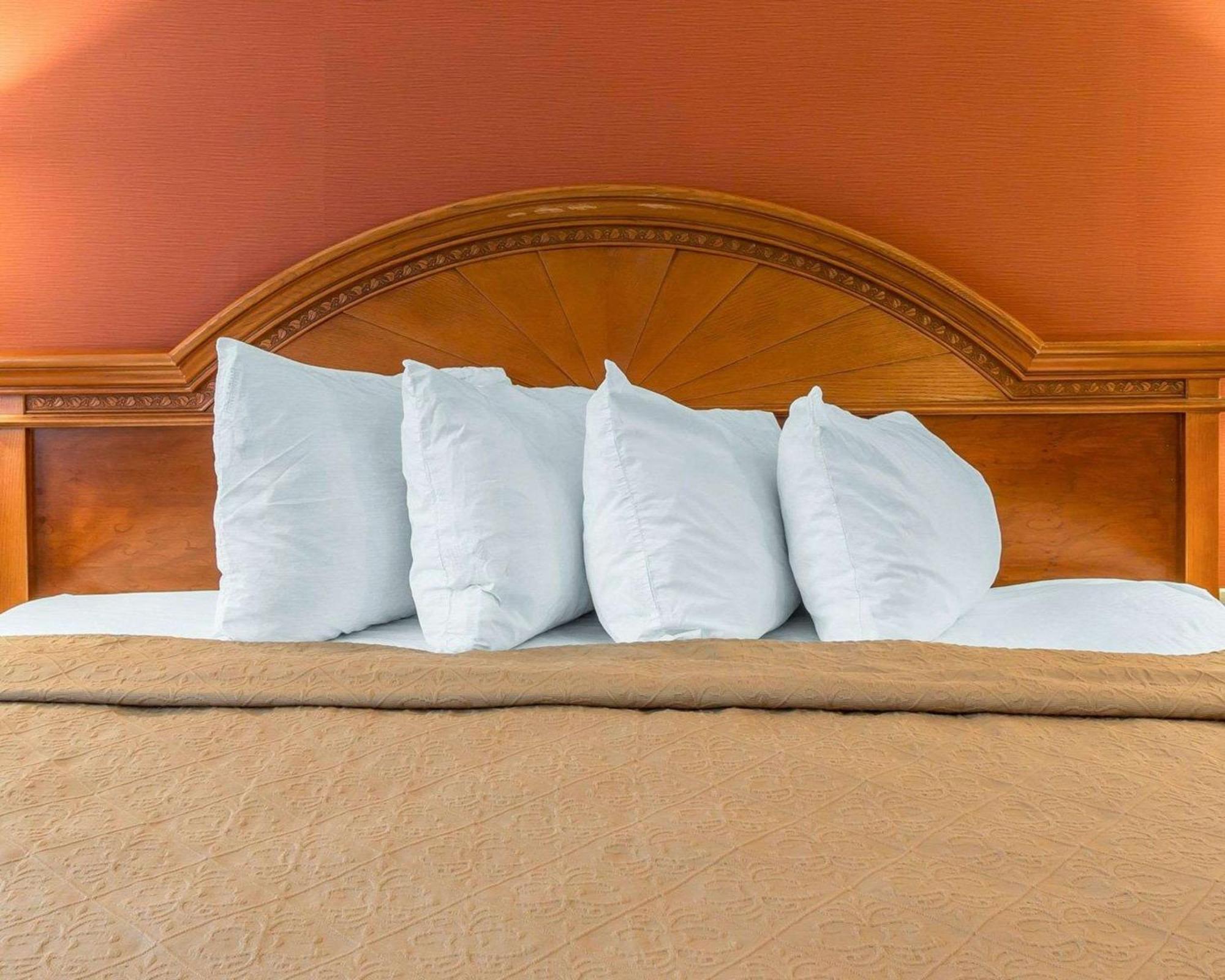 Quality Inn Gaylord Buitenkant foto
