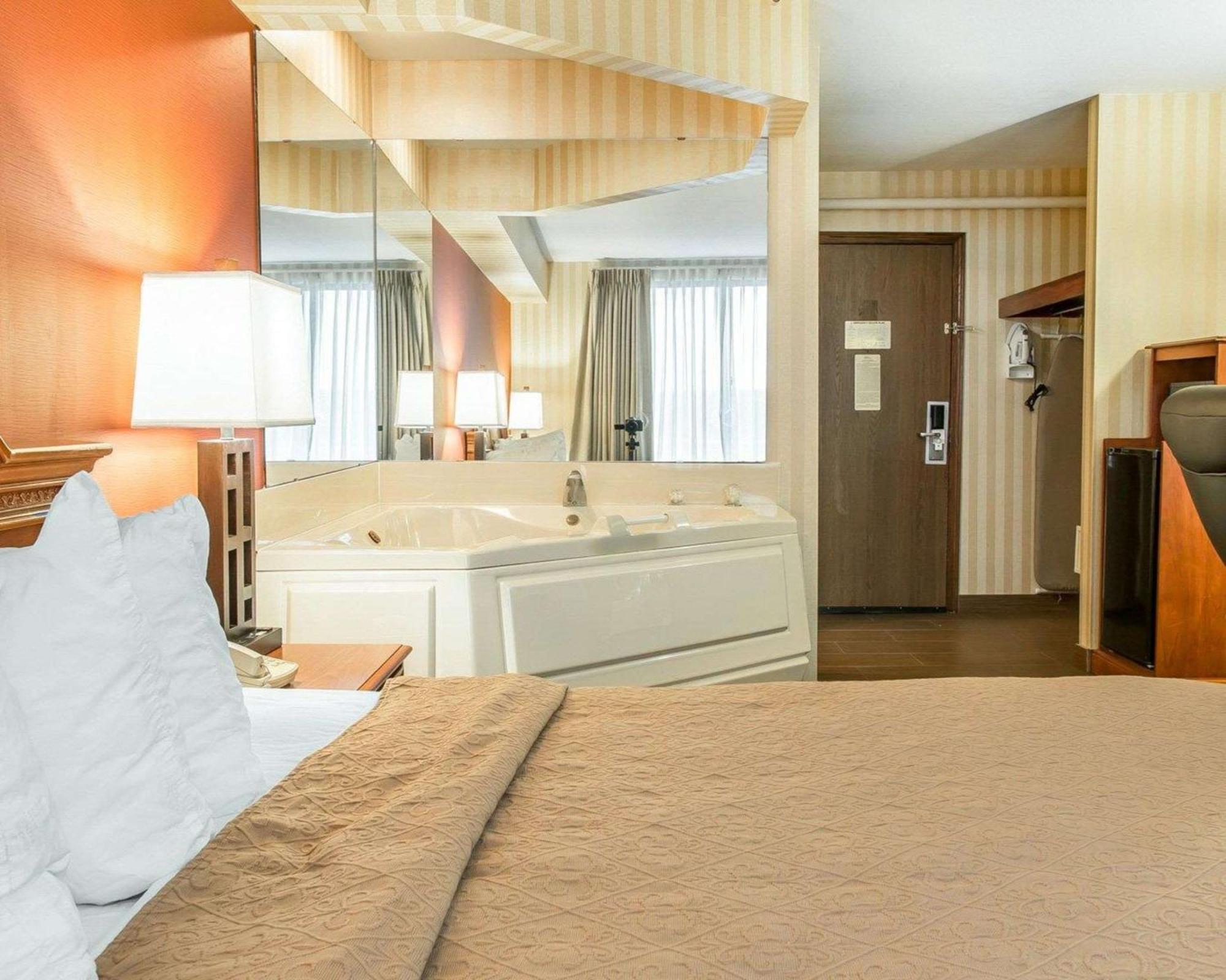 Quality Inn Gaylord Buitenkant foto