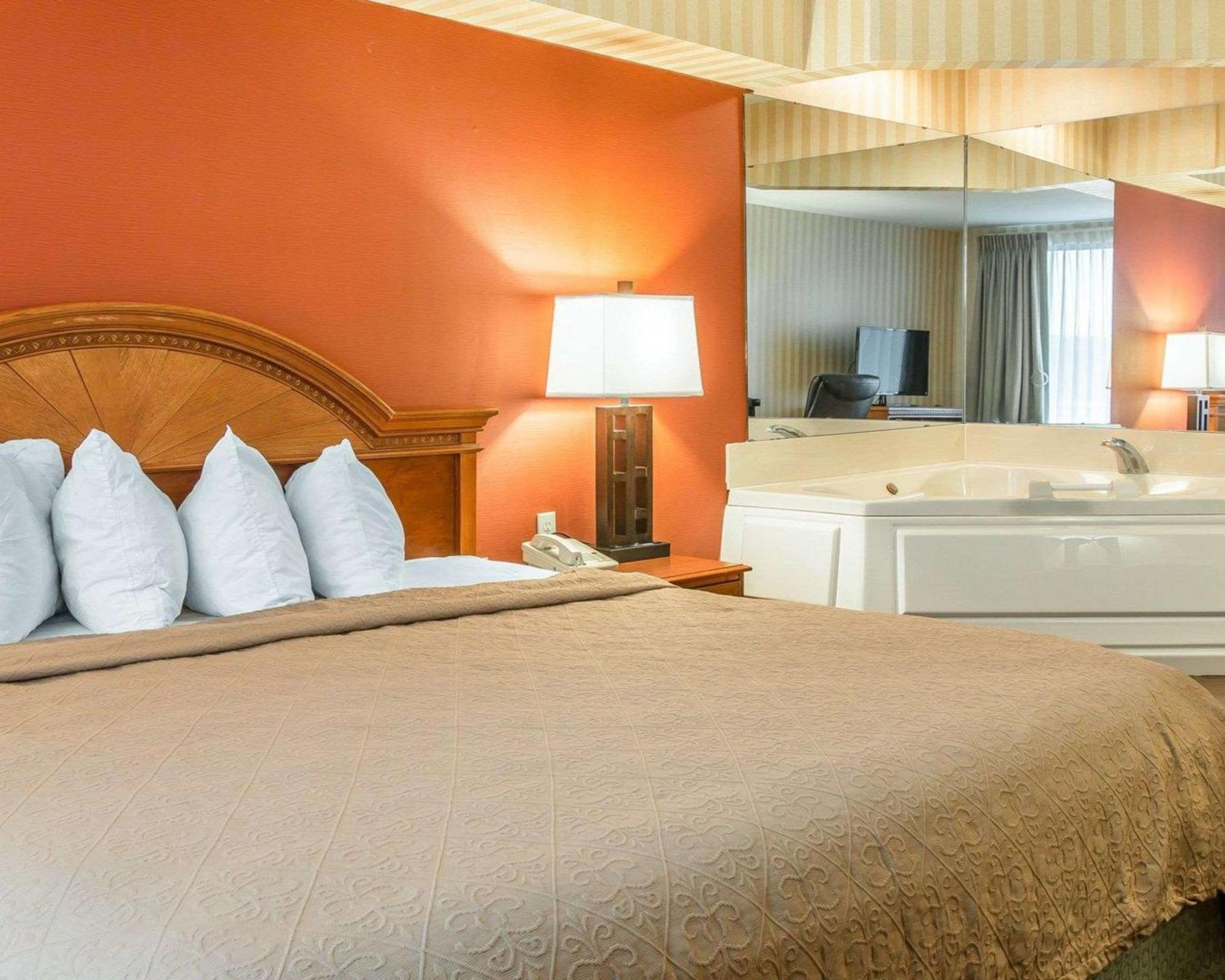 Quality Inn Gaylord Buitenkant foto