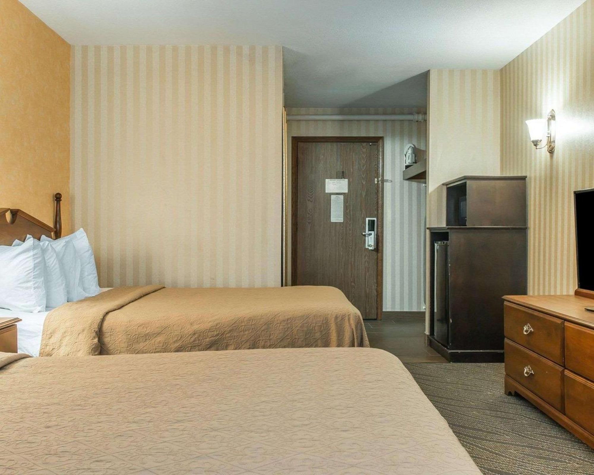 Quality Inn Gaylord Buitenkant foto